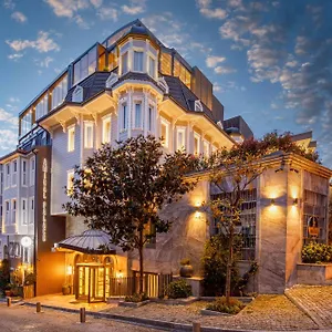 Amiral Palace Hotel&spa Hotel